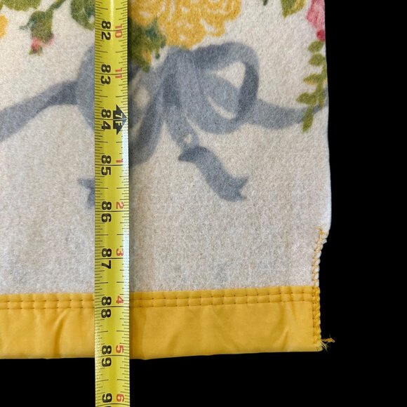 Vintage Floral Blanket Cannon USA Acrylic Yellow Pink Flower Bouquet Bedding - Picture 6 of 7